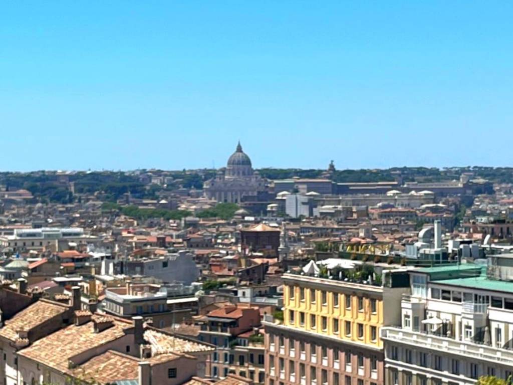 appartamento in affitto a Roma in zona Trevi-Colonna