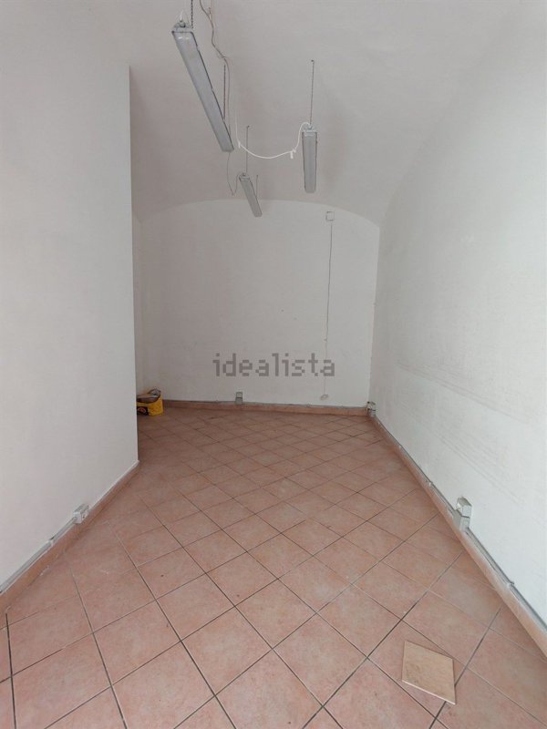 locale commerciale in affitto a Roma