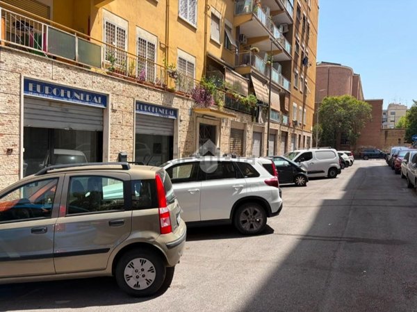 locale commerciale in affitto a Roma in zona Prenestino-Labicano
