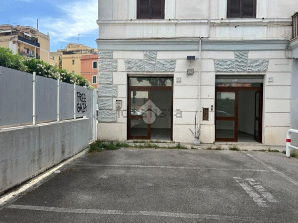locale commerciale in affitto a Roma in zona Prenestino-Labicano