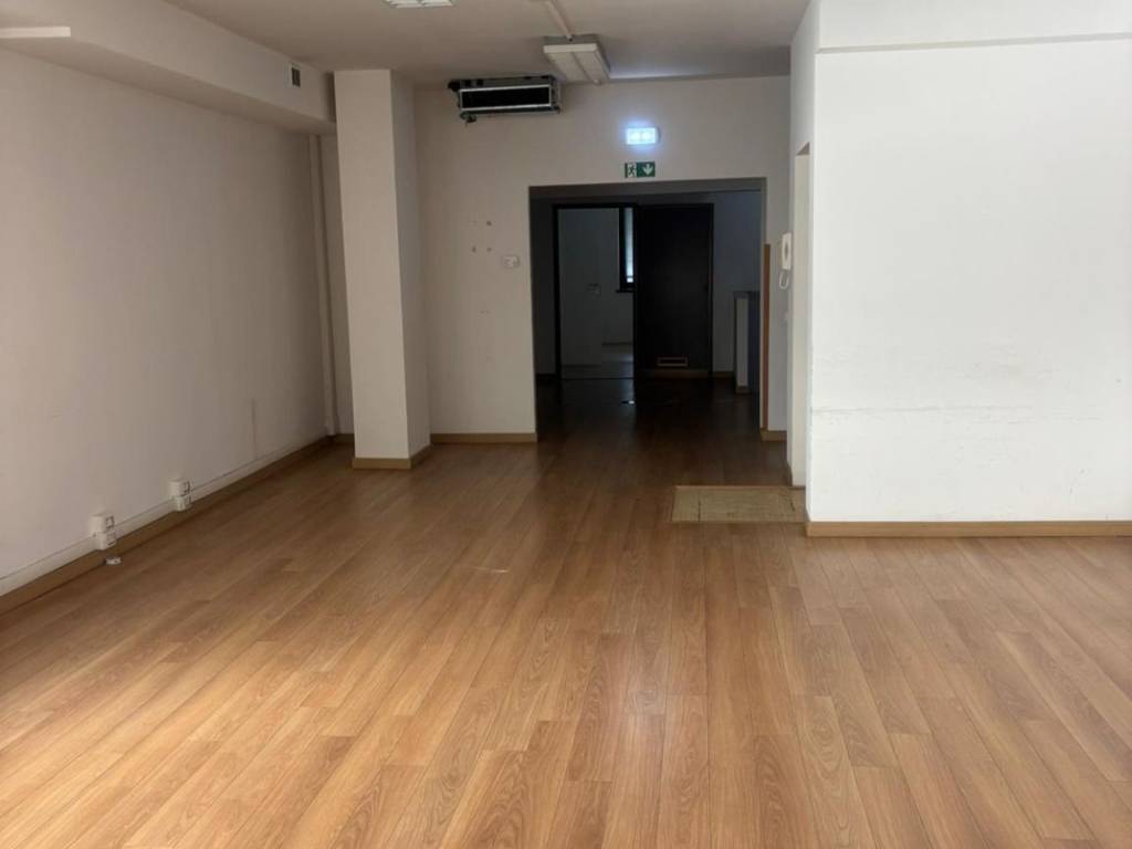 ufficio in affitto a Roma in zona Giuliano Dalmata