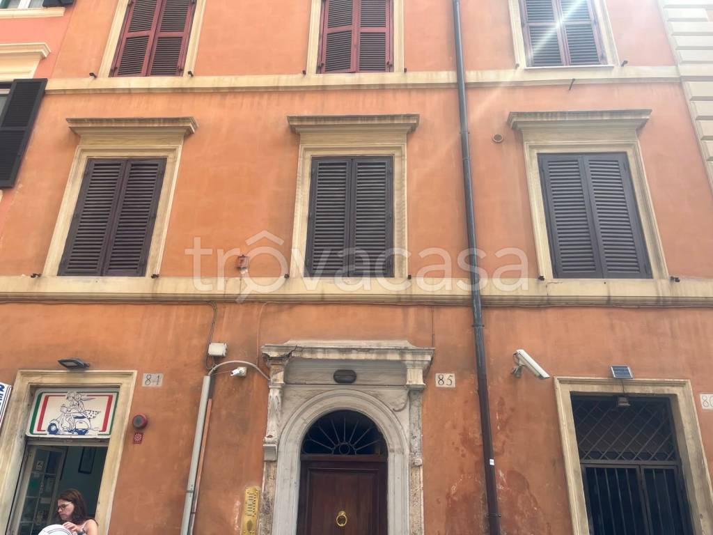 appartamento in affitto a Roma in zona Trevi-Colonna
