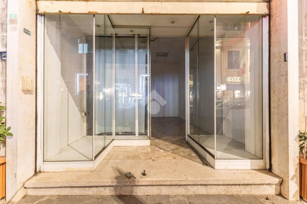 negozio in affitto a Roma in zona Ludovisi/Sallustiano