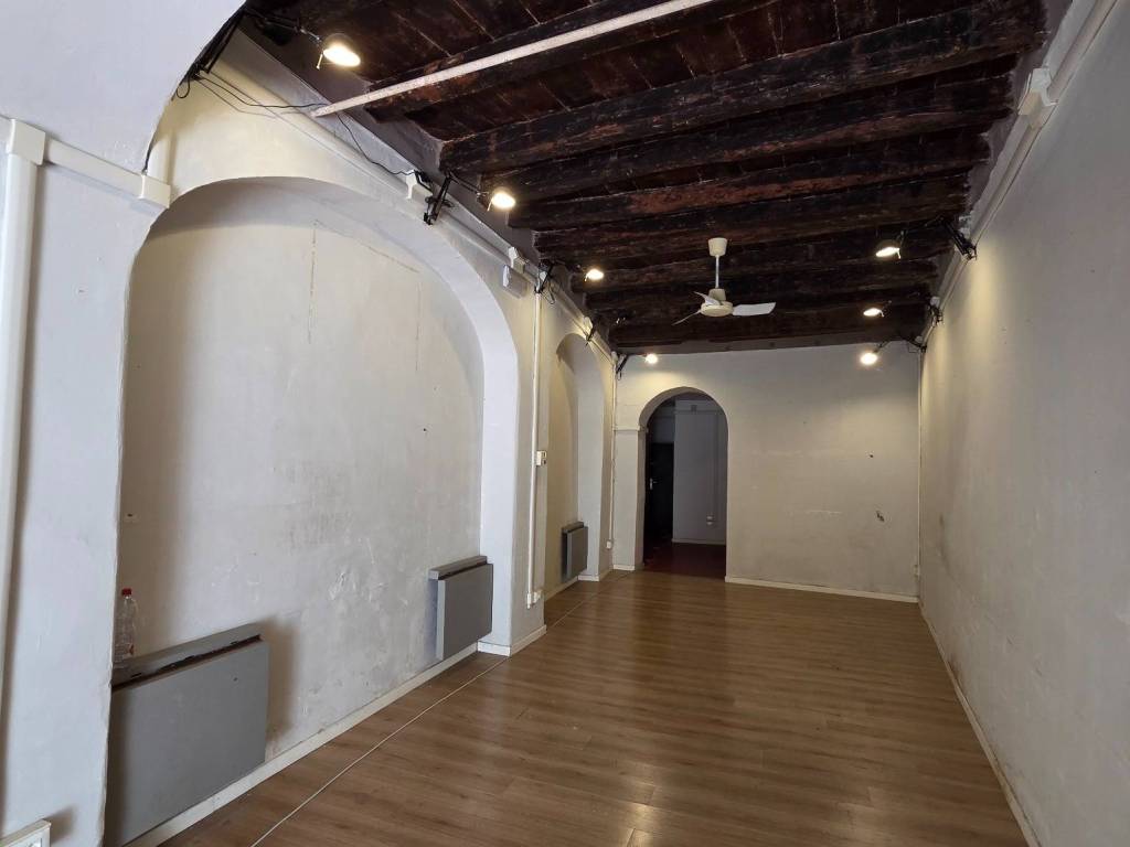 negozio in affitto a Roma in zona Rione Regola