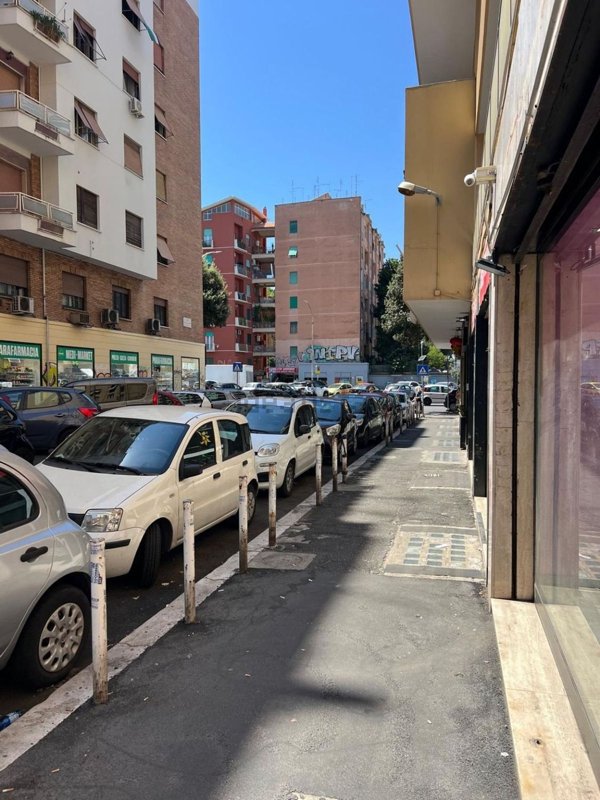 ufficio in affitto a Roma in zona Don Bosco