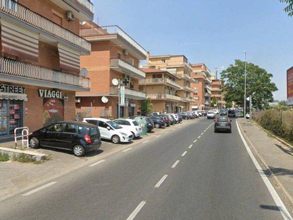 locale commerciale in affitto a Roma in zona Ottavia