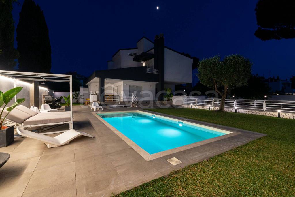 casa indipendente in affitto a Roma in zona Axa