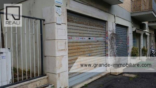negozio in affitto a Roma in zona Torrevecchia