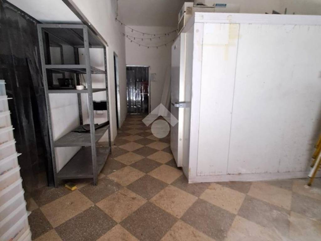 negozio in affitto a Roma in zona Collatino