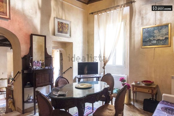 appartamento in affitto a Roma in zona Rione Regola