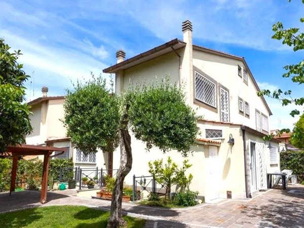 casa indipendente in affitto a Roma in zona Casal Palocco