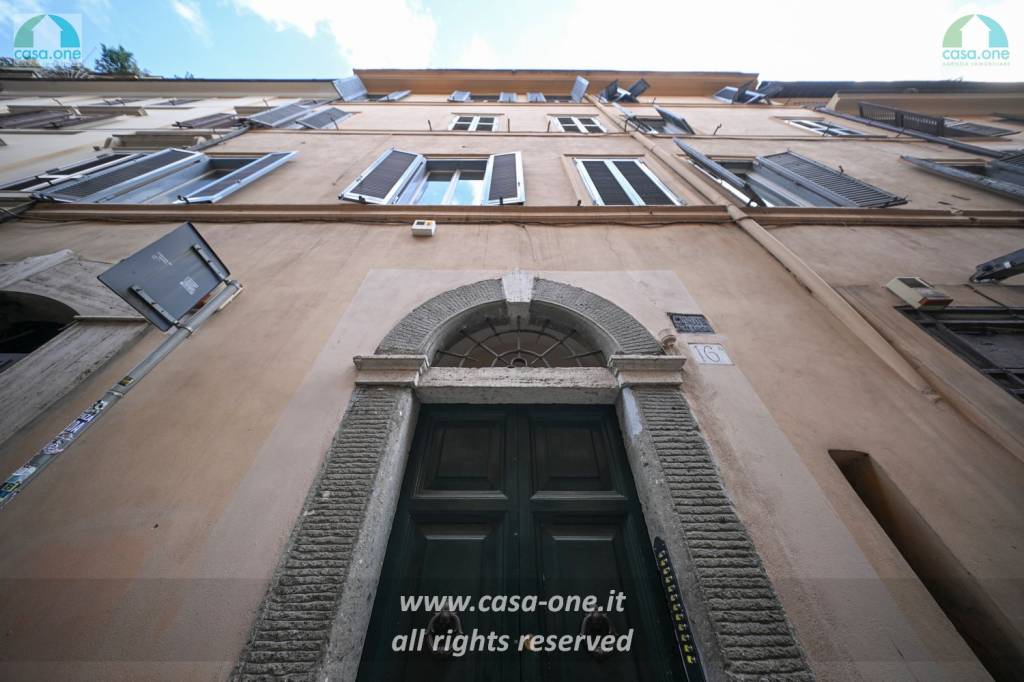 appartamento in affitto a Roma in zona Trevi-Colonna