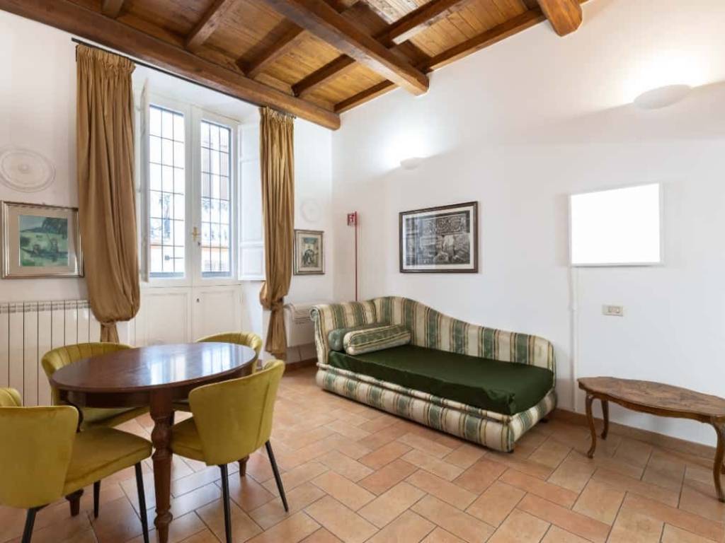 appartamento in affitto a Roma in zona Pigna - Sant'Angelo