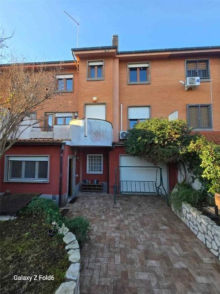 casa indipendente in affitto a Roma in zona Axa