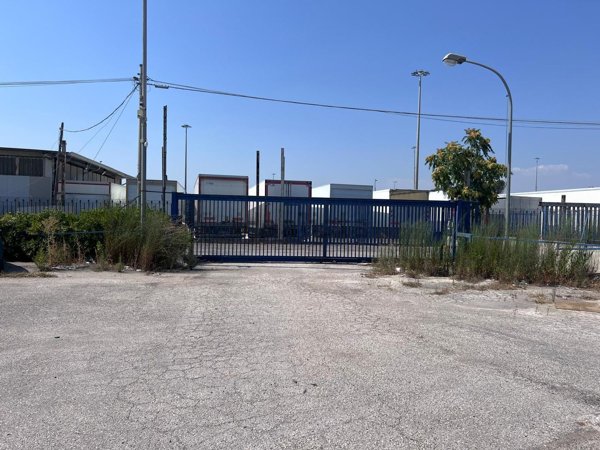 capannone in affitto a Roma in zona Appio Claudio