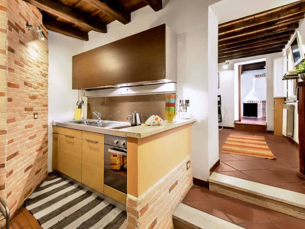 appartamento in affitto a Roma in zona Rione Regola