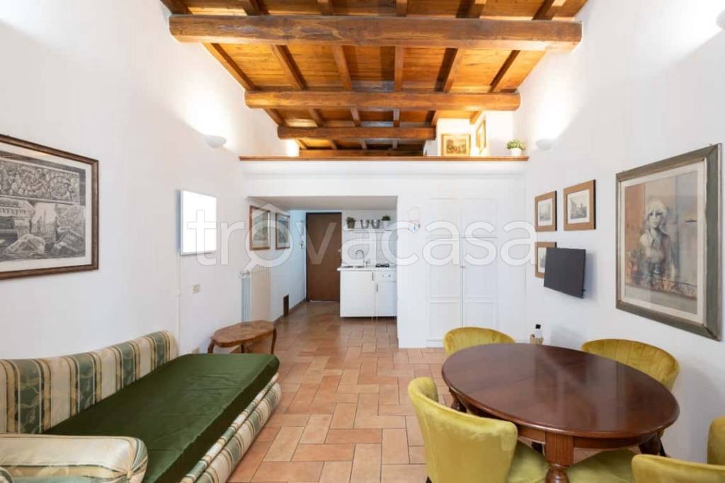 appartamento in affitto a Roma in zona Pigna - Sant'Angelo