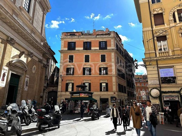 appartamento in affitto a Roma in zona Rione Regola