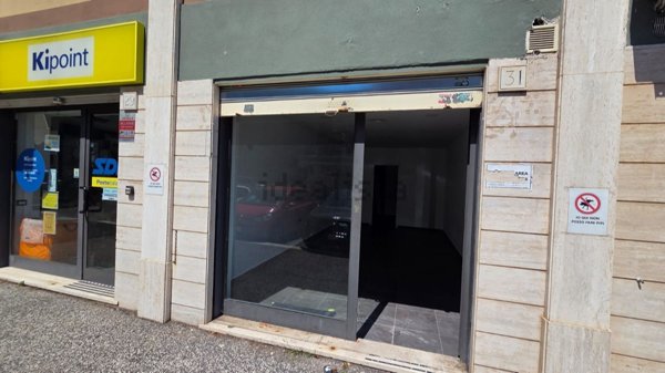 locale commerciale in affitto a Roma in zona Ardeatino