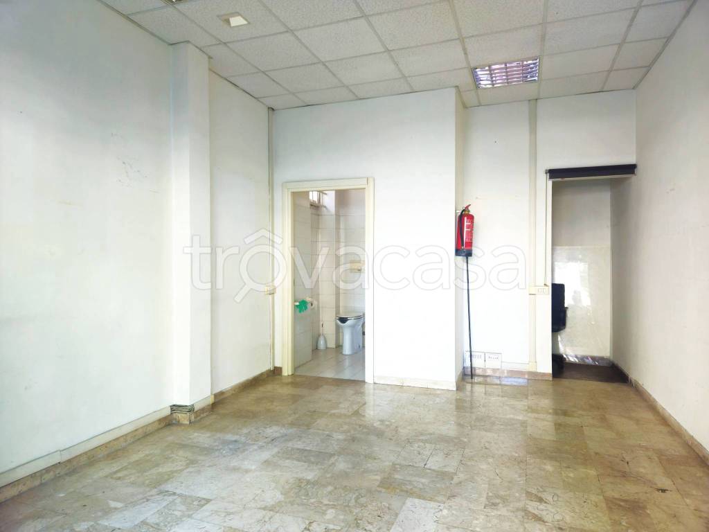 negozio in affitto a Roma