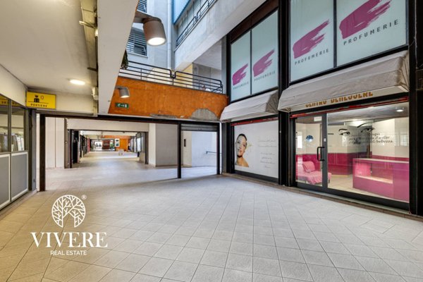 locale commerciale in affitto a Roma in zona Spinaceto