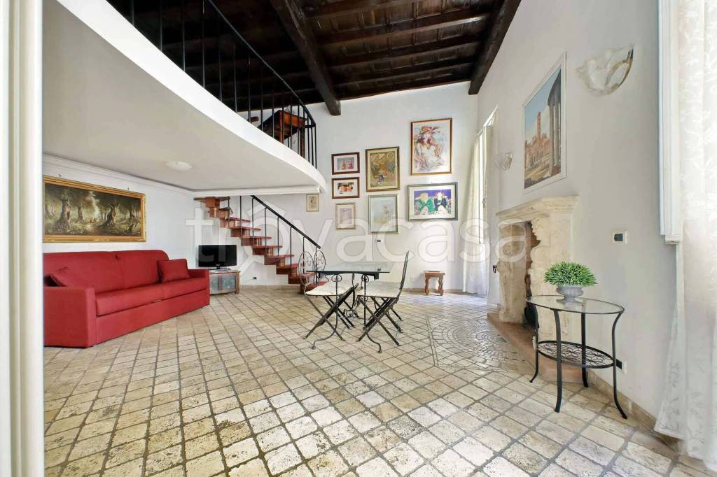 appartamento in affitto a Roma in zona Parione/Sant'Eustachio