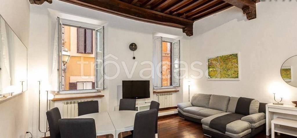appartamento in affitto a Roma in zona Rione Regola