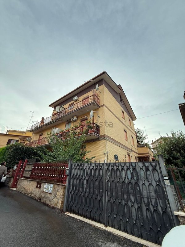 appartamento in affitto a Roma in zona Tomba di Nerone