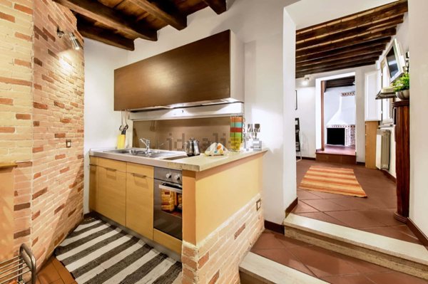 appartamento in affitto a Roma in zona Rione Regola