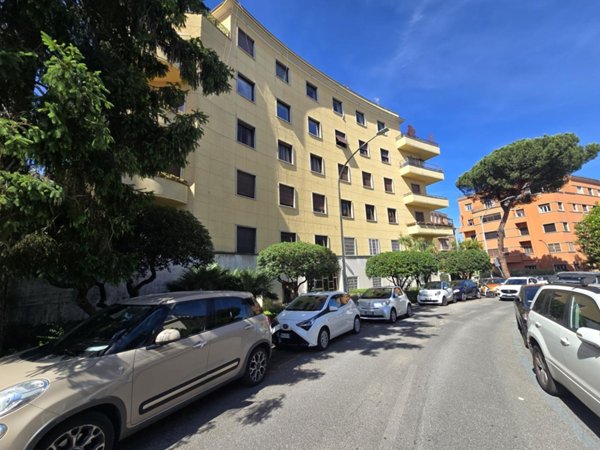 esavano in affitto a Roma in zona Pinciano