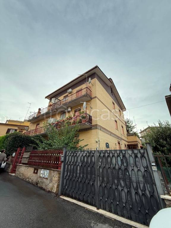 appartamento in affitto a Roma in zona Tomba di Nerone