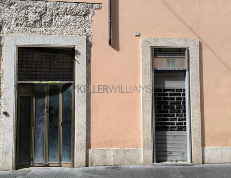 locale commerciale in affitto a Roma in zona Campo Marzio
