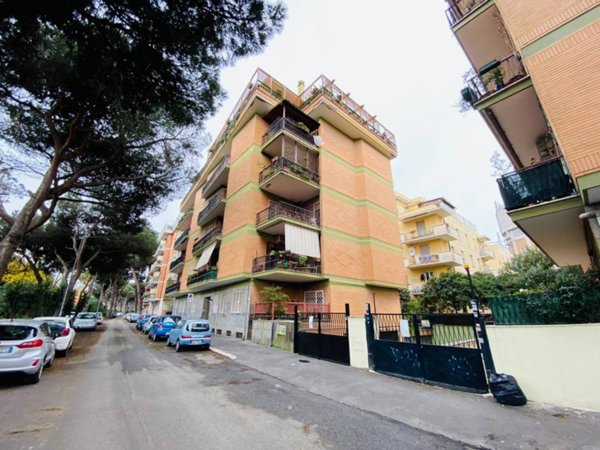 appartamento in affitto a Roma in zona Ostia