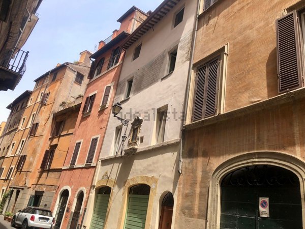 appartamento in affitto a Roma in zona Rione Regola