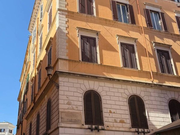 appartamento in affitto a Roma in zona Trevi-Colonna