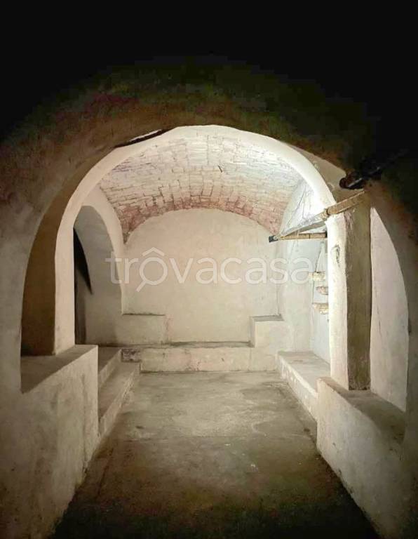 locale commerciale in affitto a Roma in zona Rione Monti/Campitelli