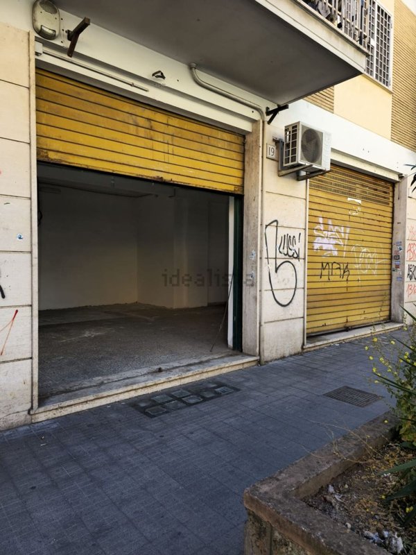 locale commerciale in affitto a Roma in zona Torre Maura