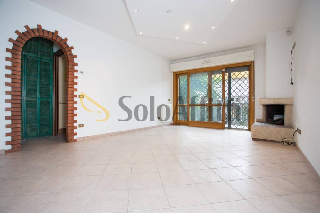 casa indipendente in affitto a Roma in zona Acilia