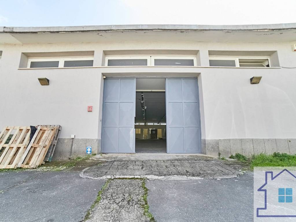 locale commerciale in affitto a Roma in zona Casal Morena
