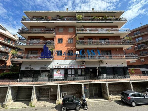 locale commerciale in affitto a Roma in zona Tor di Quinto
