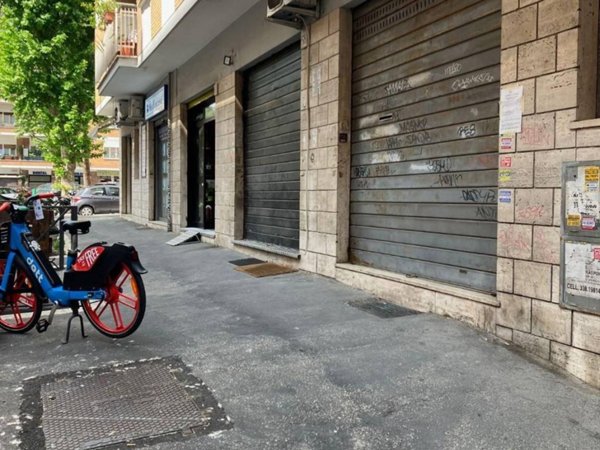 negozio in affitto a Roma