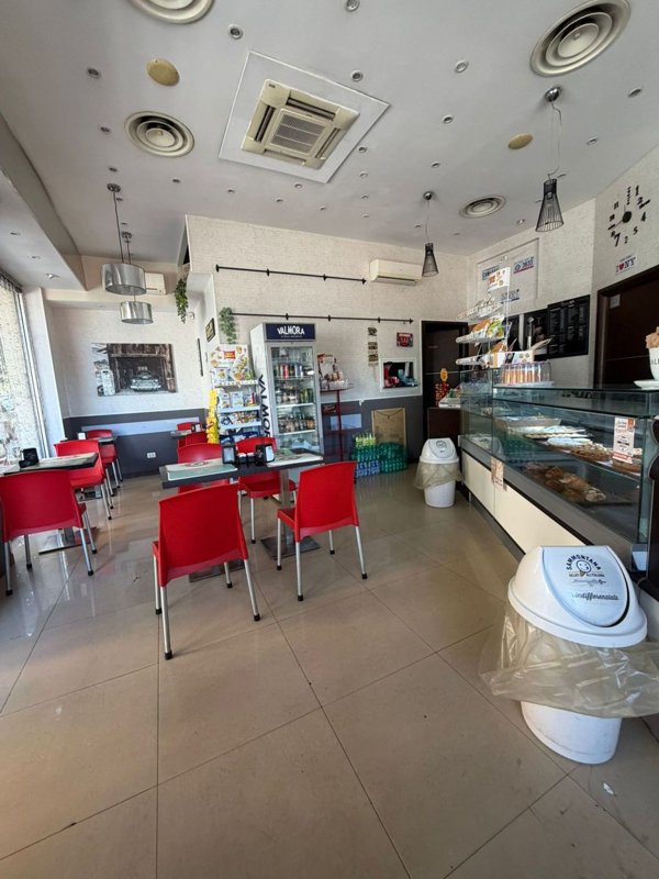 locale commerciale in affitto a Roma
