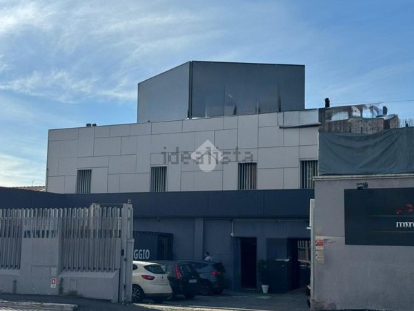 locale commerciale in affitto a Roma in zona Pietralata