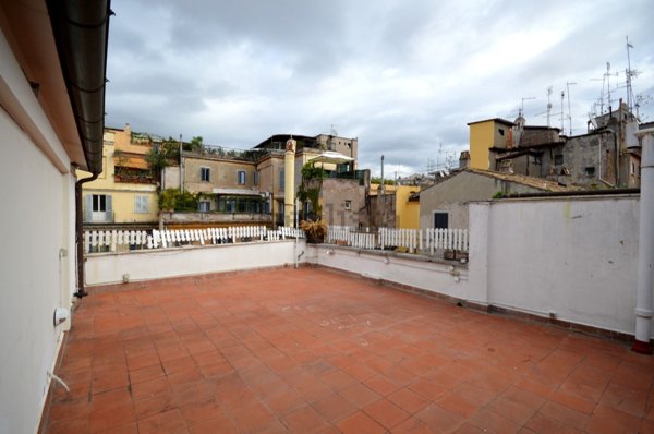 appartamento in affitto a Roma in zona Rione Regola