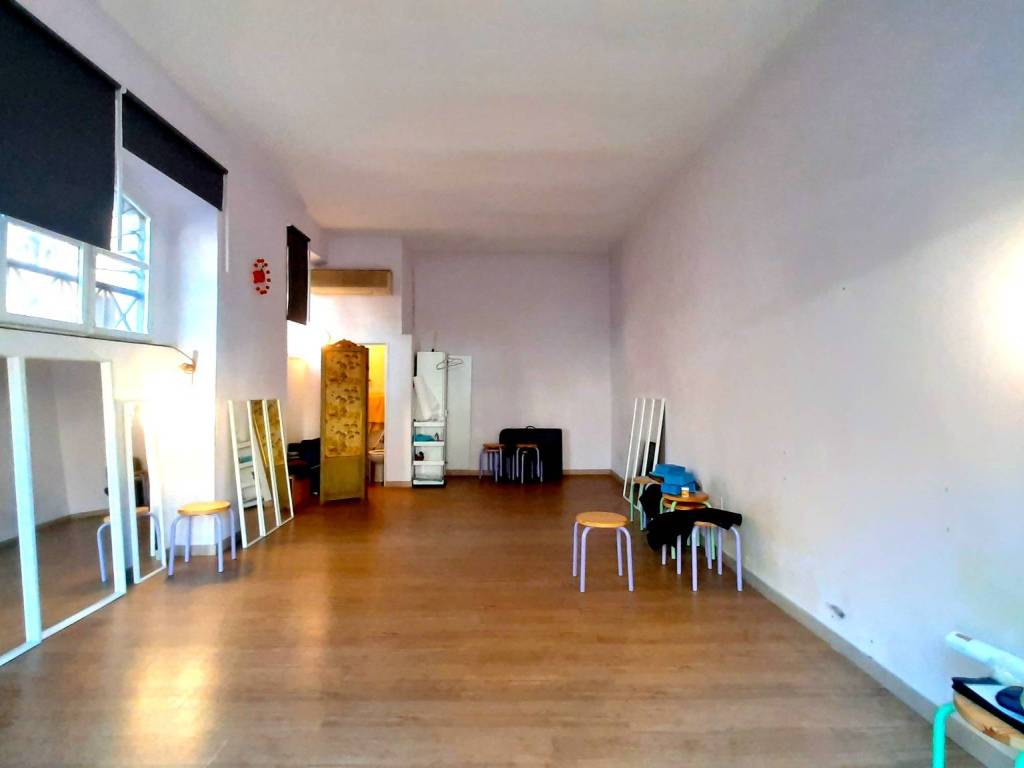 negozio in affitto a Roma in zona Rione Borgo