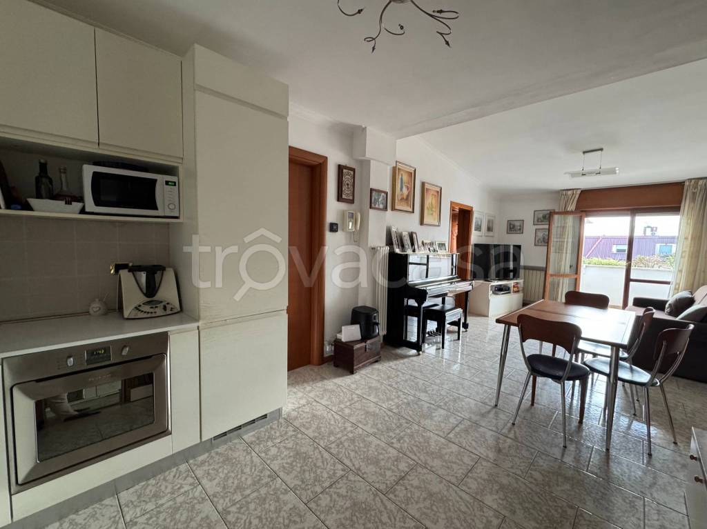 appartamento in affitto a Roma in zona Appio Claudio