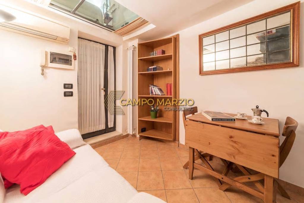 appartamento in affitto a Roma in zona Trevi-Colonna