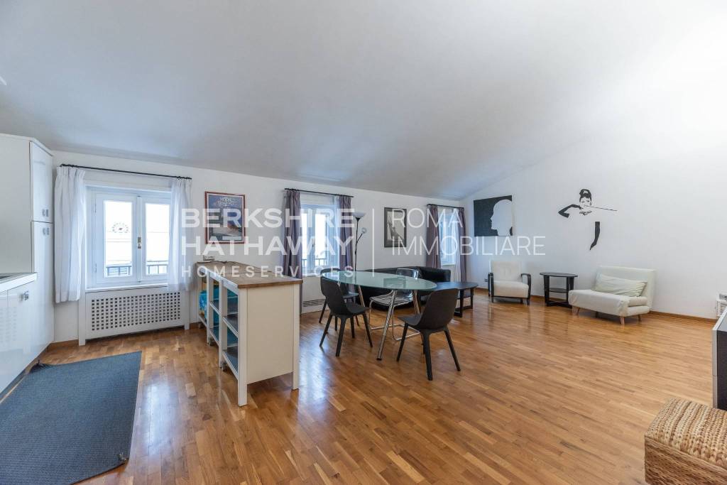 appartamento in affitto a Roma in zona Trevi-Colonna