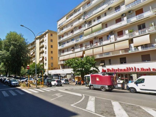 negozio in affitto a Roma in zona Portuense