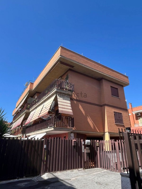 appartamento in affitto a Roma in zona Torre Angela